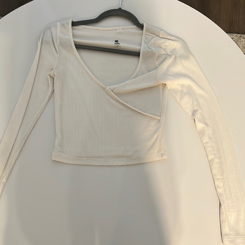 PacSun size small white women's long sleeve tee